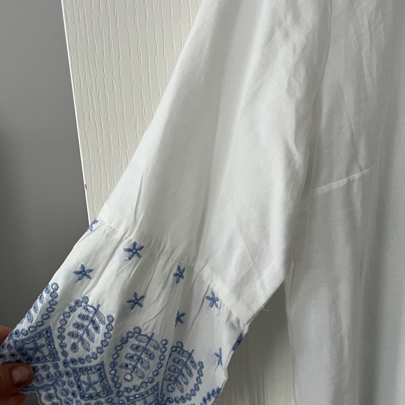 Esmara white and blue eyelet top - Picture 2 of 6